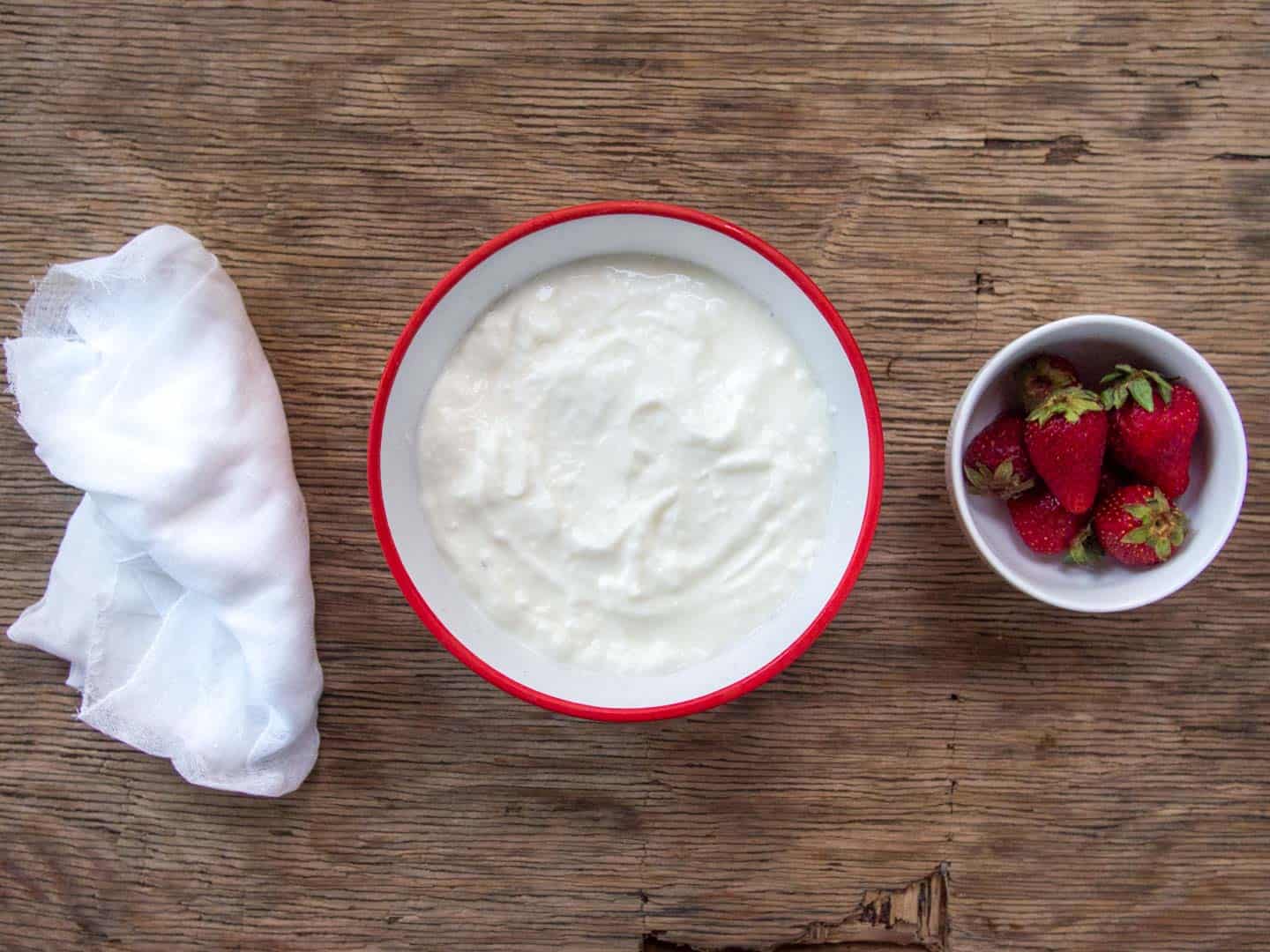 Ingredients for Labneh Cheesecake - yogurt and berries